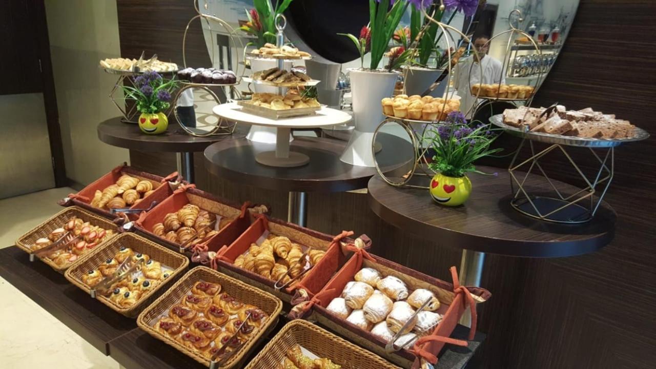 Holiday Inn Meydan By Ihg Riad Exterior foto
